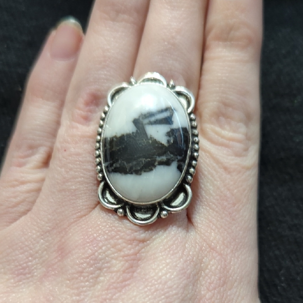 Silver Plated White And Black White Buffalo Gemstone Oval Statement Ring - 7-9